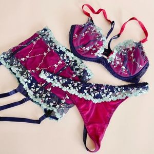 On Fire!! AUBADE Paris, Bra, Thong, Suspender Belt